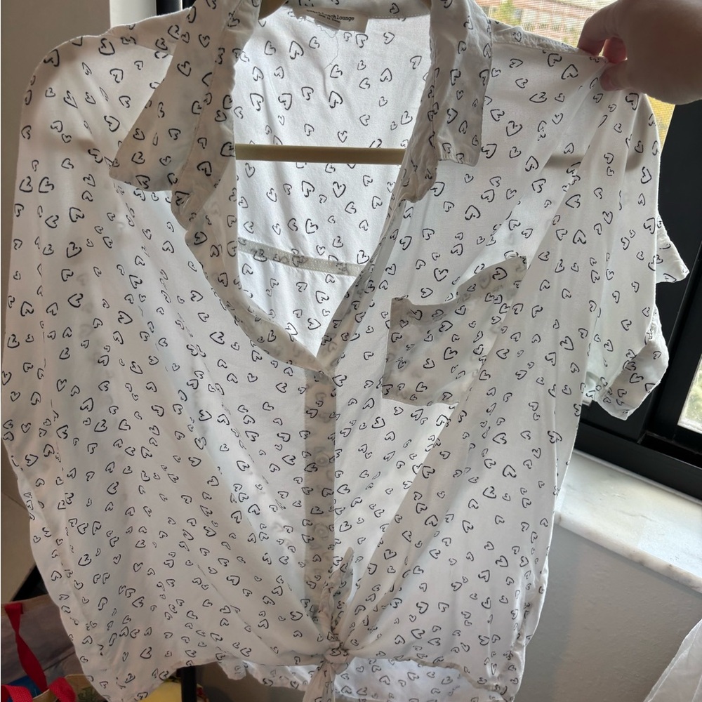 Beachlunchlounge White and Black Blouse Sleeveless Notched Collar